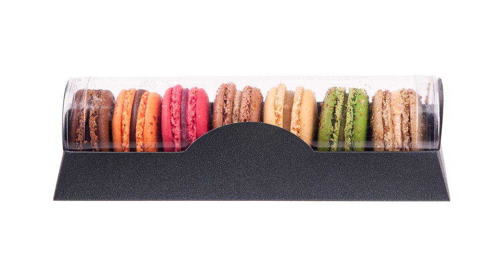 Macarons in zwarte verpakking